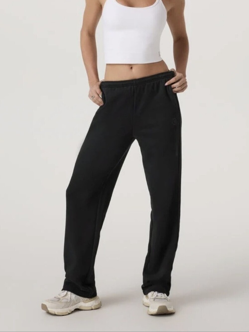 vuori black Sedona Straight Leg Sweatpant  Large sueded French terry